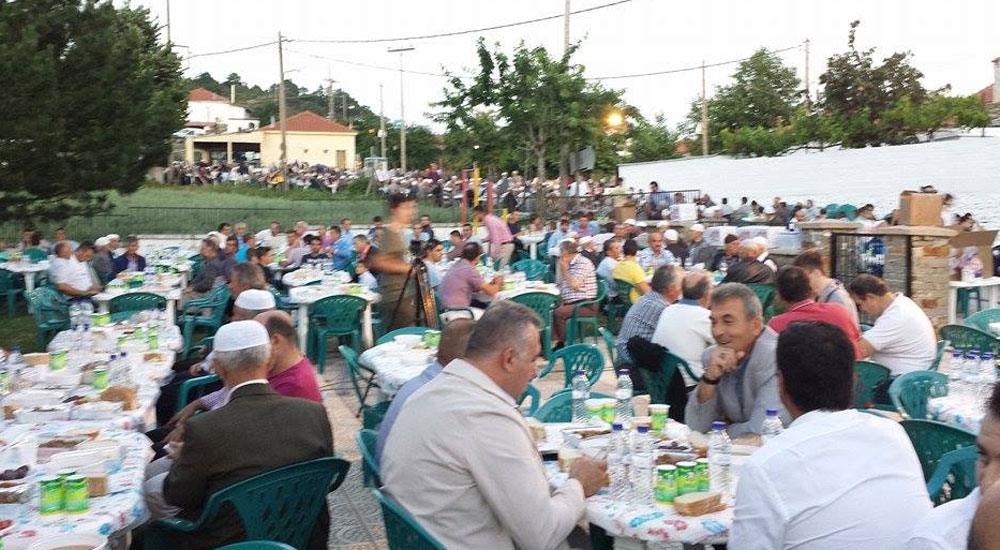 Mehrikozlu Oruç ailesi iftar verdi