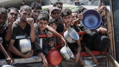 AA'nın Gazze'deki açlığı belgeleyen kareleri dünya basınında geniş yer buldu