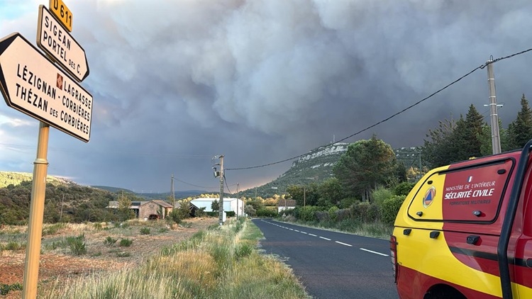 Fransa'da 16 bin hektardan fazla alanı küle çeviren yangın henüz kontrol altına alınamadı