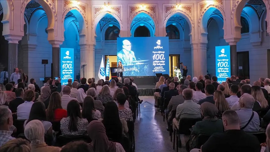  Bosna Hersek’in ilk Cumhurbaşkanı İzetbegoviç doğumunun 100. yılında anıldı
