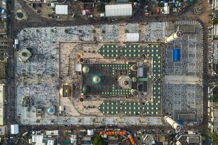 Senegal'de yaklaşık iki milyon kişi, "Büyük Magal" için bir araya geldi