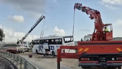 Türkiye'de yolcu otobüsü bariyerlere çarptı, 3 ölü, 20 yaralı