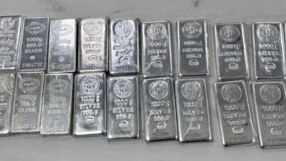 Gümrükte 20 kilo gümüşle yakalandı