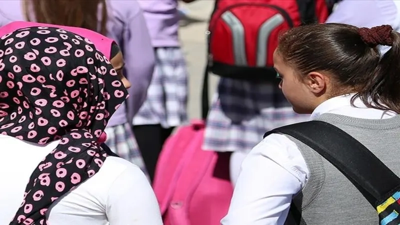 Avusturya’da devletten sonra özel okullarda da başörtüsüne yasak geliyor