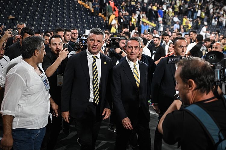 Fenerbahçe Kulübünün yeni başkanı Sadettin Saran oldu