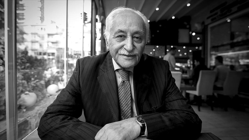 Türk Edebiyatının Milli Sesi: Yavuz Bülent Bakiler
