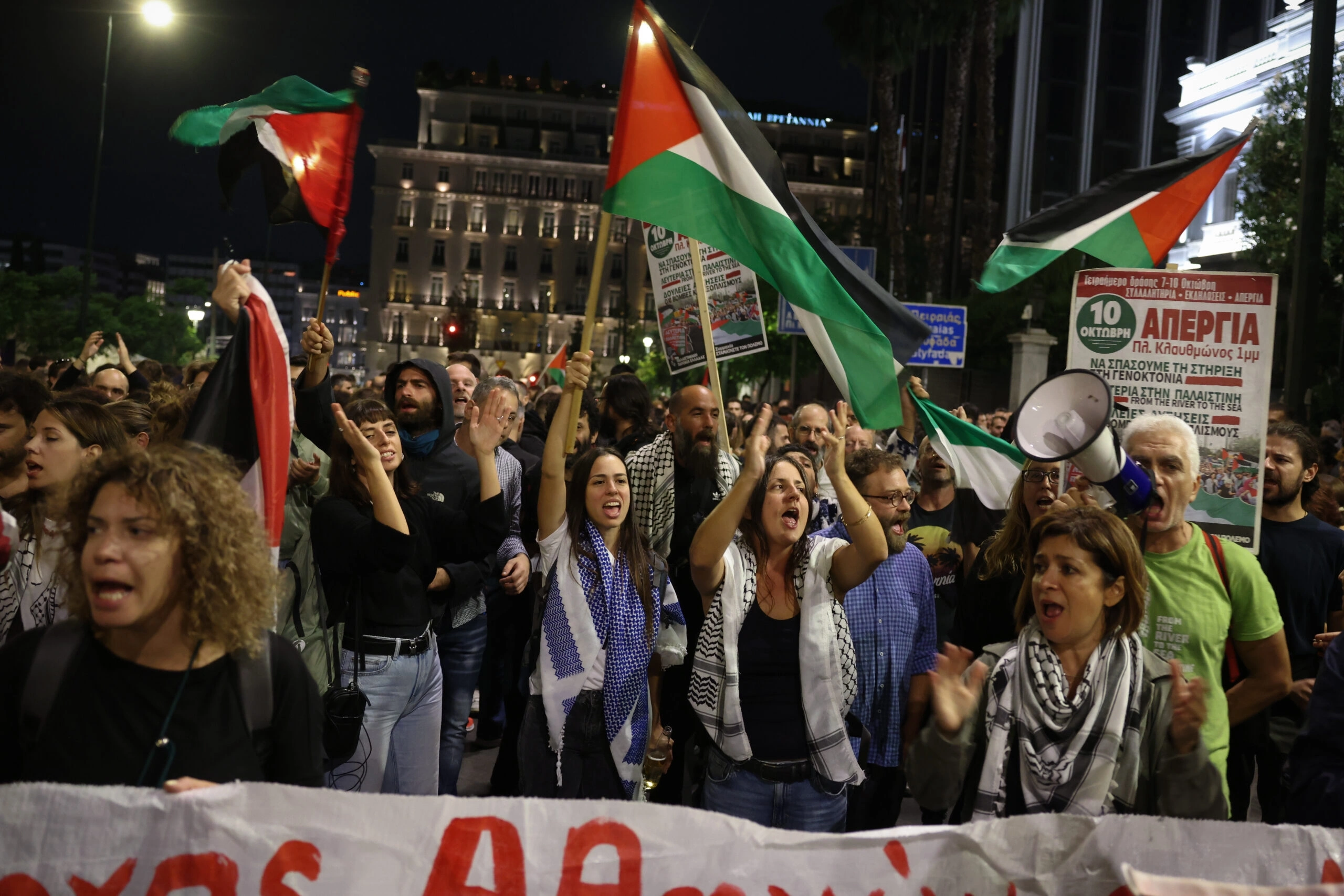 İsrail’in Sumud Filosu’na saldırısı birçok ülkede protesto edildi
