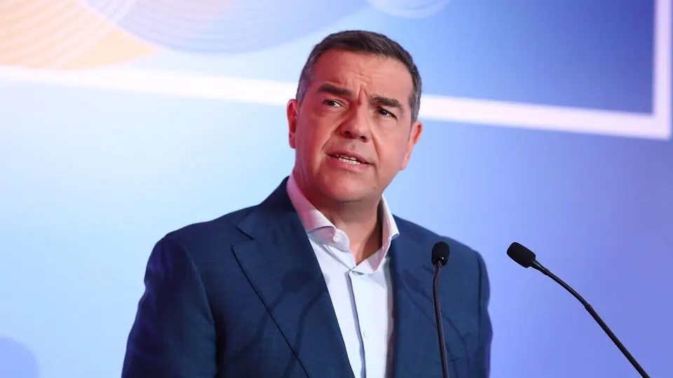 Eski Başbakan Çipras milletvekilliğinden istifa etti