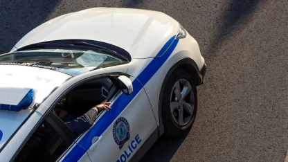 Sahte polisler, gerçek polisle karşılaşınca yakayı ele verdi