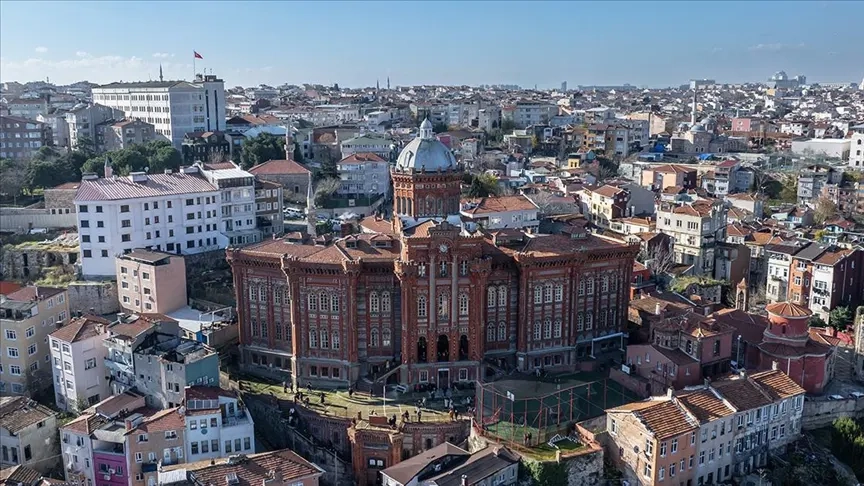Fener Rum Lisesi’ne 90 gün içinde boşaltma talimatı