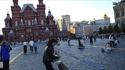 Rusya’da 300’den fazla okul peçe ve başörtüsünü yasakladı