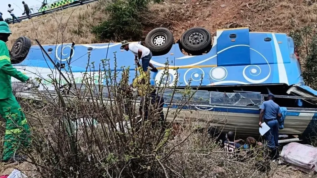 Yolcu otobüsü devrildi: 42 ölü, 49 yaralı