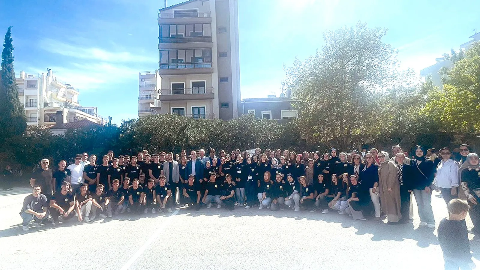 İskeçe Azınlık Lisesi öğrencilerinden dayanışma örneği