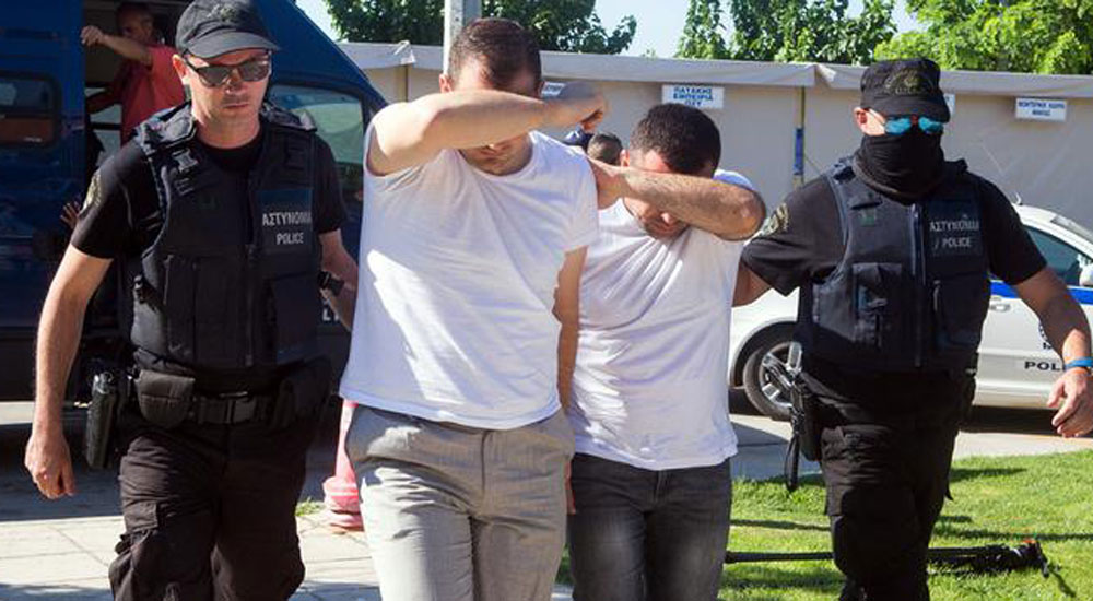 Yunanistan'a kaçan 8 vatan haini savcı karşısına çıktı