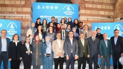 Bursa’da “YTB Bir Dünya Edebiyat Ödülleri” sahiplerini buldu