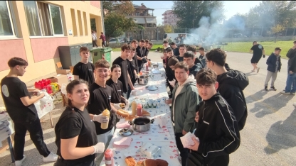 Gümülcine Celal Bayar Azınlık Lisesi’nde  Öğrenci Pazarı düzenlendi