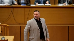 AP, ırkçı eski Yunan milletvekili Lagos'a hapis cezası aldıktan sonra bile ödeme yapmış