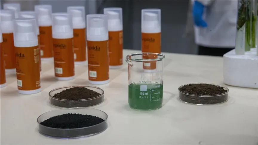 Türk bilim insanlarından mürekkep balığından cilt onaran güneş kremi