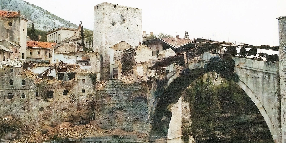 Bosna Hersek'teki Osmanlı mirası Mostar Köprüsü'nün yıkılışının 32. yılı