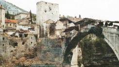 Bosna Hersek'teki Osmanlı mirası Mostar Köprüsü'nün yıkılışının 32. yılı