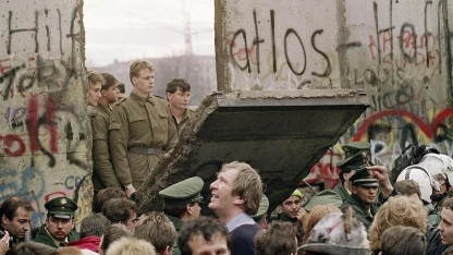 Berlin Duvarı'nın yıkılışının üzerinden 36 yıl geçti