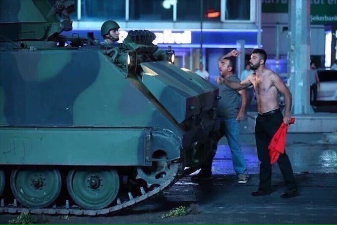 Οι τούρκoı έγραψαν έπος, ορθώνοντας ανάστημα στα άρματα μάχης
