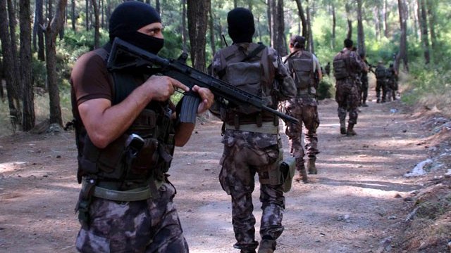 '11 Kişilik Suikast Timi Yunanistan'a Kaçtı'