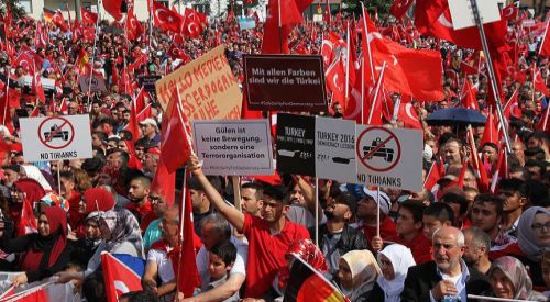 Avrupalı Türkler demokrasi mitinginde buluştu