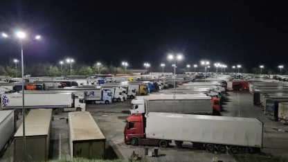 Çiftçi eylemleri Türkiye sınırındaki TIR trafiğini aksatıyor