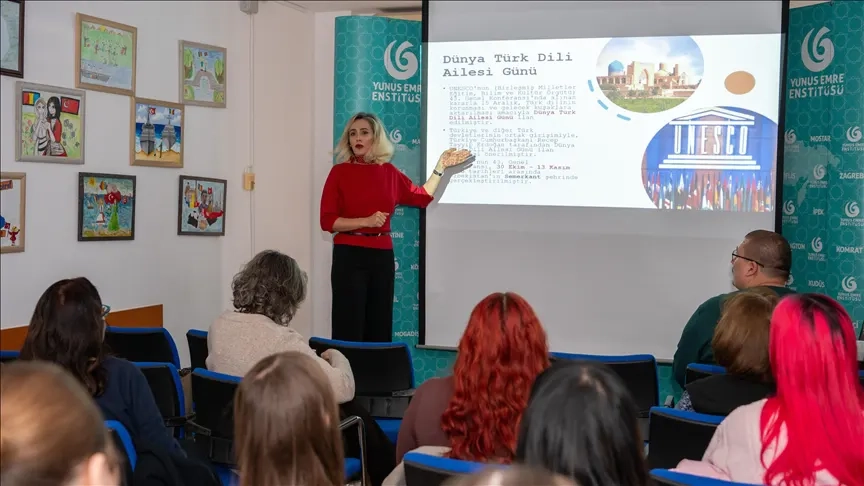 Romanya'da "Dünya Türk Dili Ailesi Günü" programı düzenlendi