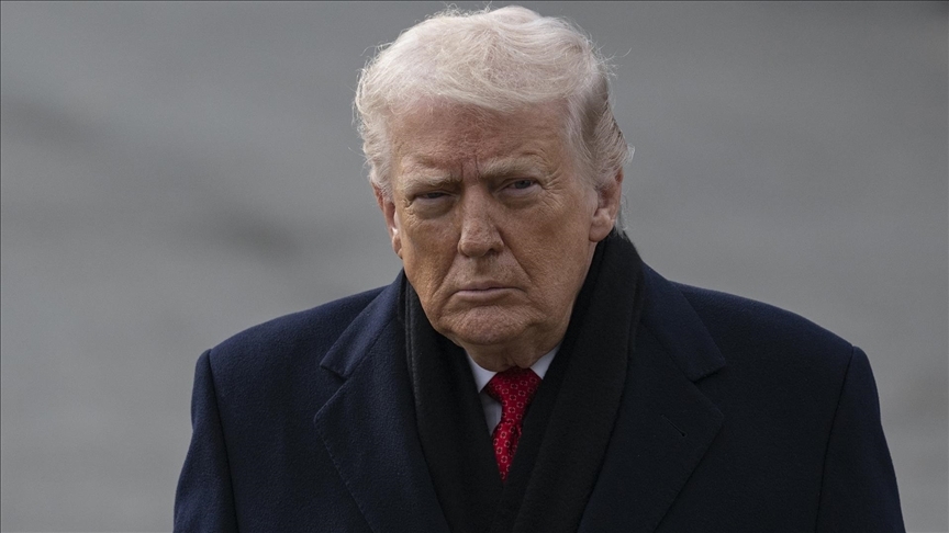 Trump, ABD'nin Grönland'ı almasına karşı çıkan Avrupa ülkelerine gümrük vergisi getireceğini belirtti