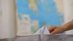 PASOK düşüşte, Karystianou merkez solda öne çıkıyor