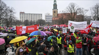 Almanya'da yeni grev dalgası toplu ulaşımı durma noktasına getirdi