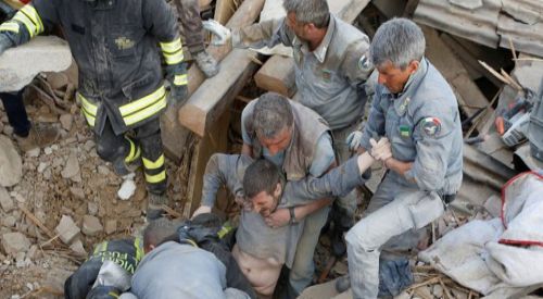 İtalya 6.2’lik depremle sarsıldı