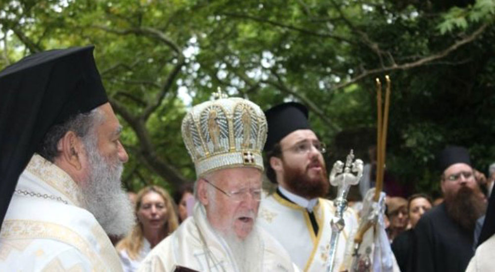 Patrik Bartholomeos Erdek'te ayin yönetti
