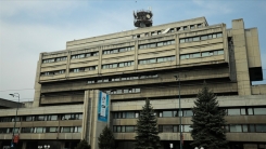 Bosna Hersek Radyo ve Televizyonu, mali kriz nedeniyle düzenli yayın akışını geçici olarak durdurdu