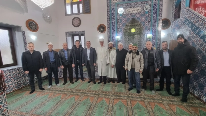 Başkonsolos Aykut Ünal Cuma namazını çirkin saldırıya maruz kalan İskeçe Hürriyet Camii’nde kıldı