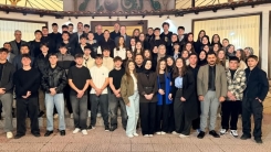 Başkonsolos Ünal ve eşi öğrencilerle iftar yemeğinde buluştu 