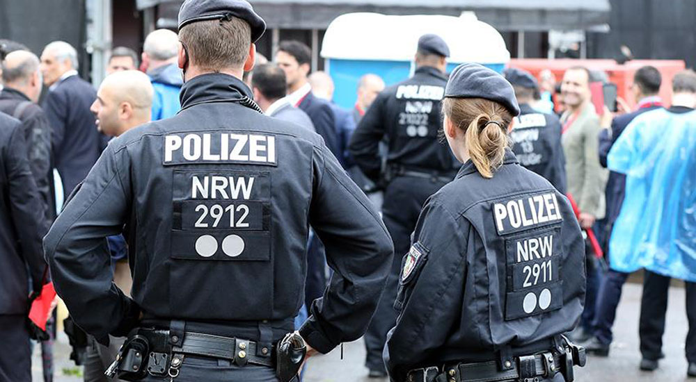 Almanya'da iki Afgan kadına ırkçı saldırı