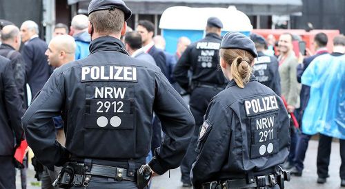 Almanya'da iki Afgan kadına ırkçı saldırı