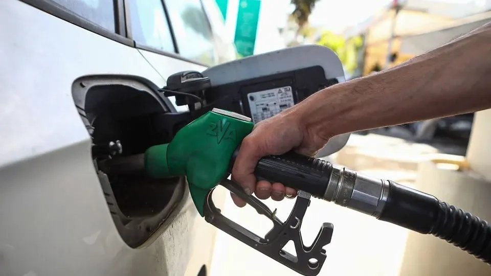 Hükümet, artan enerji fiyatlarıyla mücadele etmeye hazınlanıyor