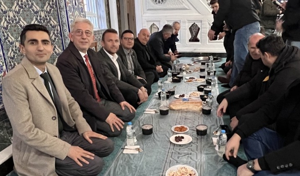 Mehrikoz köyü halkı soydaşları iftar sofralarında buluşturdu 