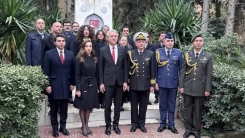 Pire’deki Türk Şehitliği’nde 18 Mart şehitleri anma töreni düzenlendi