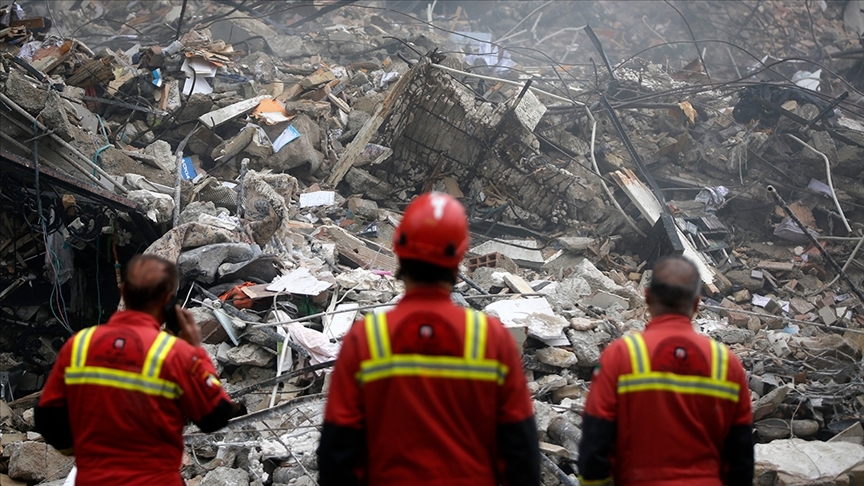 İran'da ABD-İsrail saldırılarının başladığı 28 Şubat'tan bu yana 230’dan fazla çocuk hayatını kaybetti