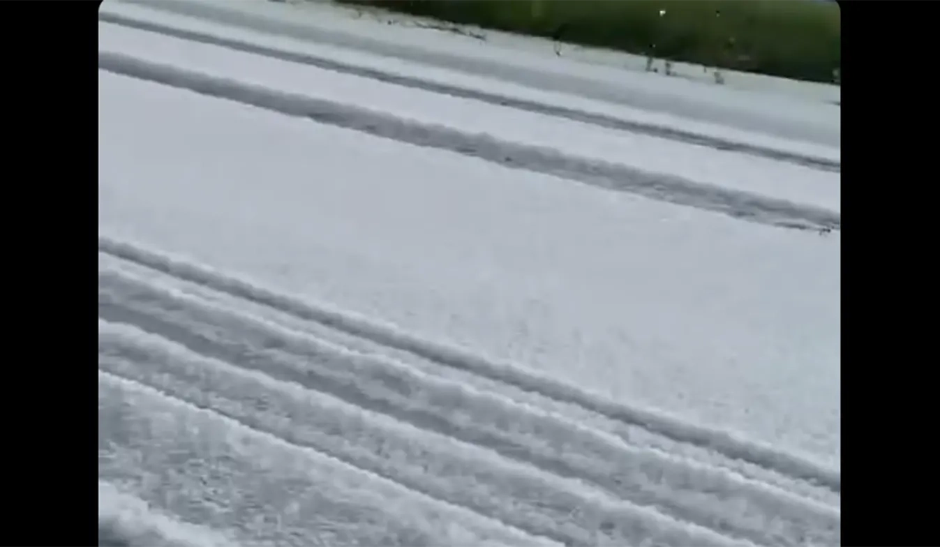 İskeçe’de şok eden görüntüler! Dolu yağdı, şehir bir anda beyaza büründü