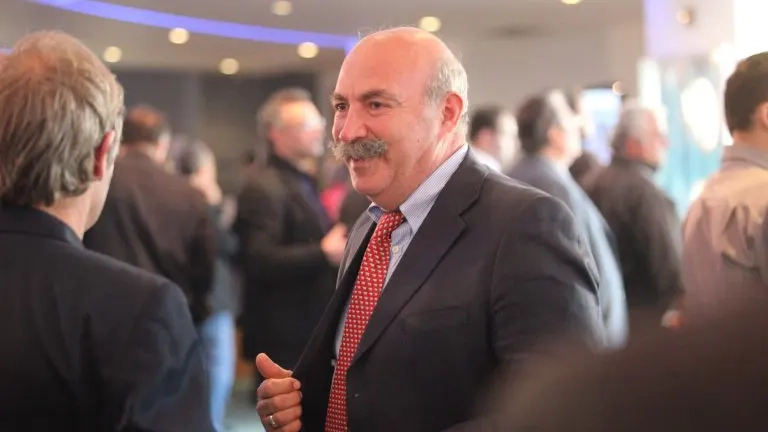 Mavrikis'e yargıç rüşveti suçundan altı yıl hapis