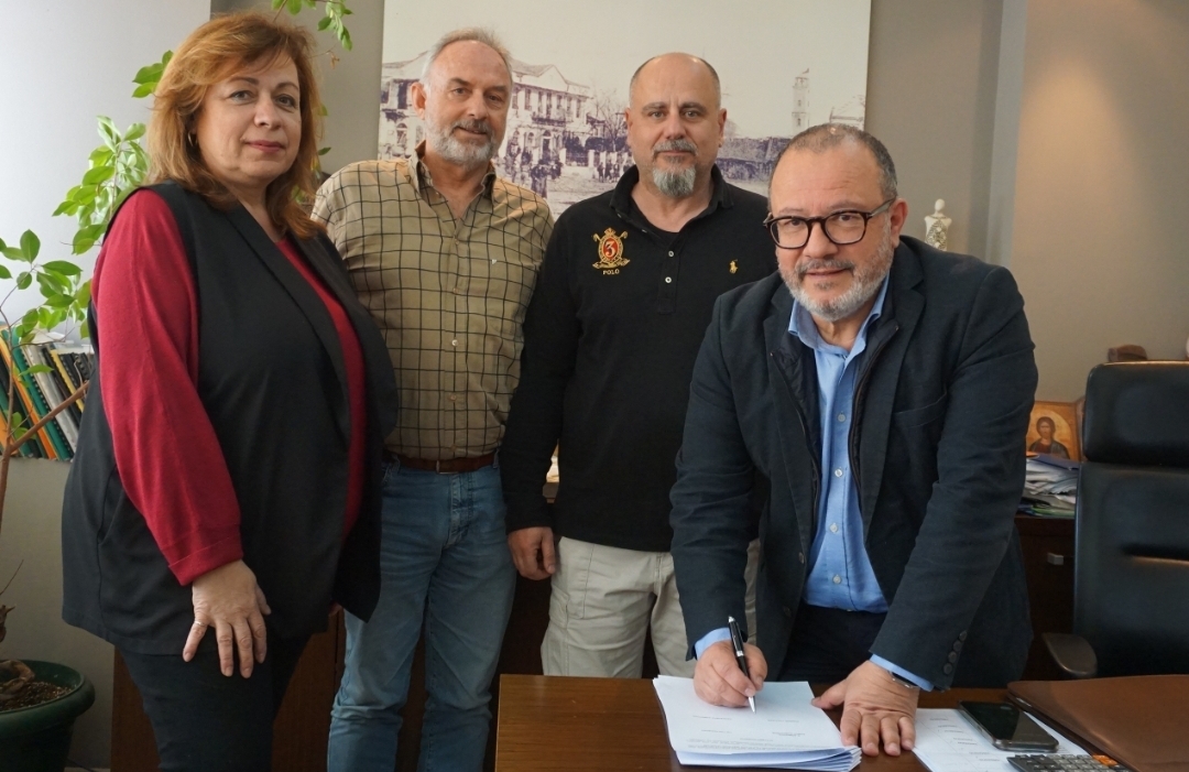 Gümülcine Belediyesi sahil bölgelerinde yol güvenliğini arttırıyor 