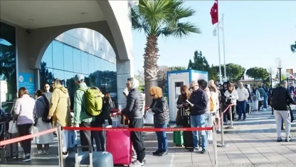 Yunanistan'ın Türk turistlere yönelik ekspres vize uygulaması bir yıl daha sürecek