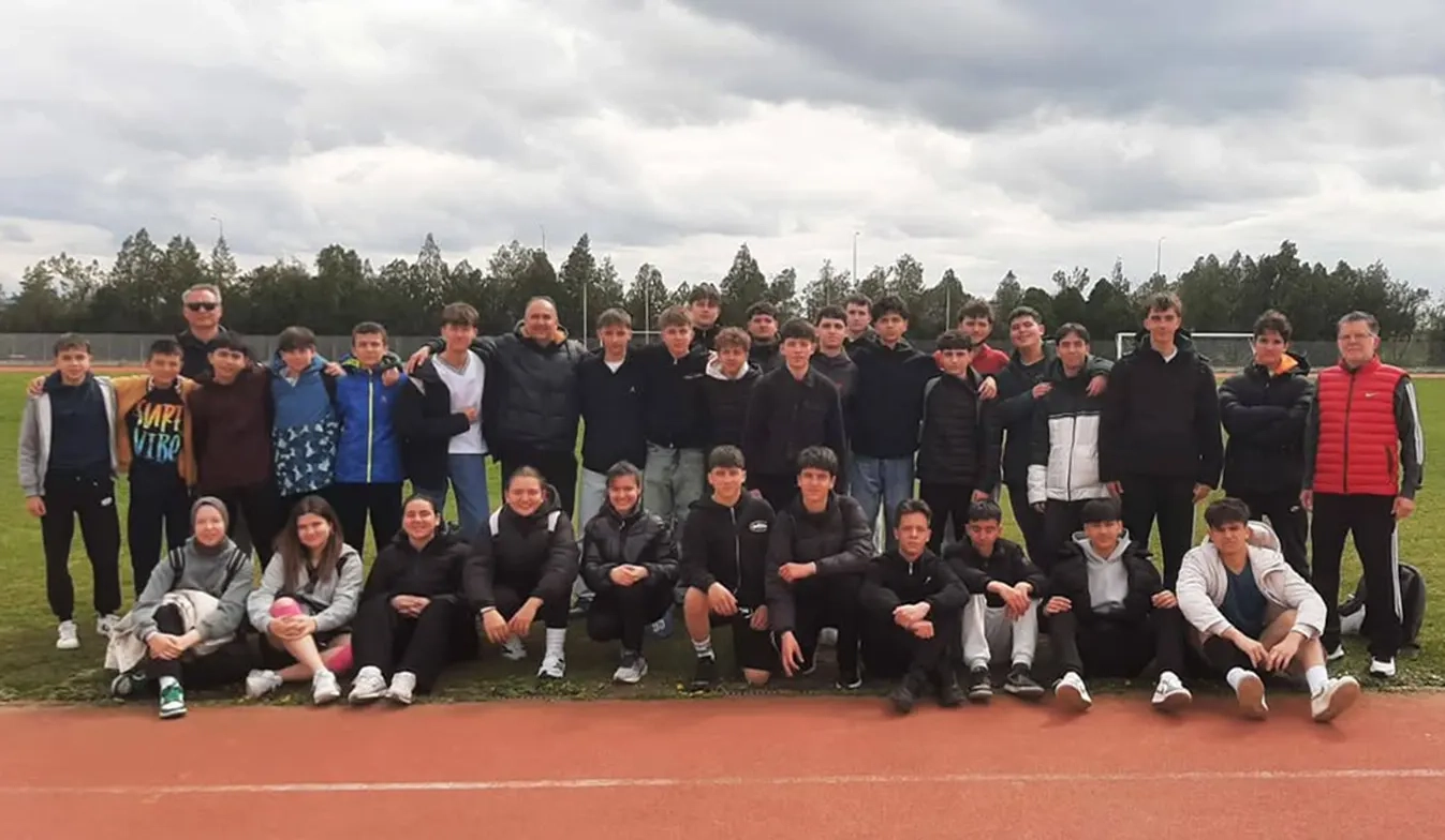 Celal Bayar Lisesi’nden atletizmde büyük başarı: 20 madalya birden!