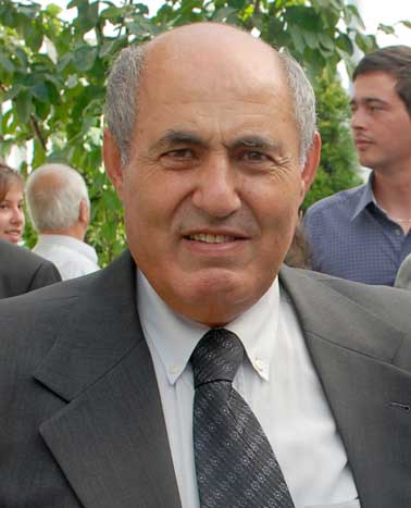Orhan Ağabeyi Tekbirlerle Uğurladık
